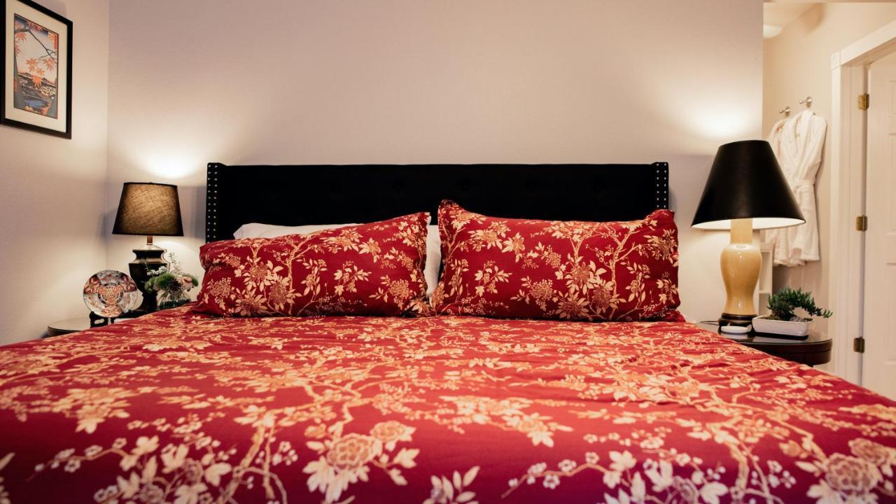 דנידין Meranova Guest Inn מראה חיצוני תמונה