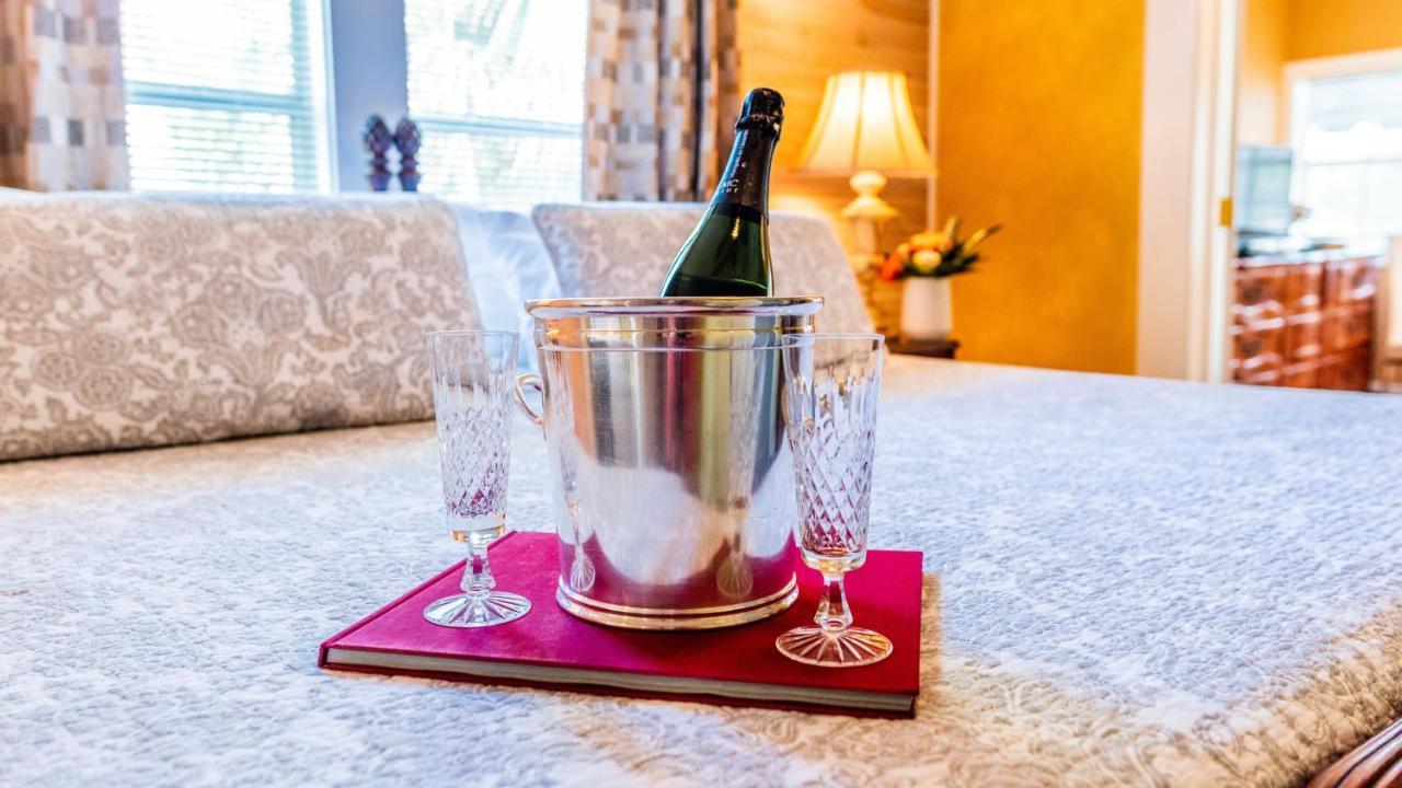 דנידין Meranova Guest Inn מראה חיצוני תמונה