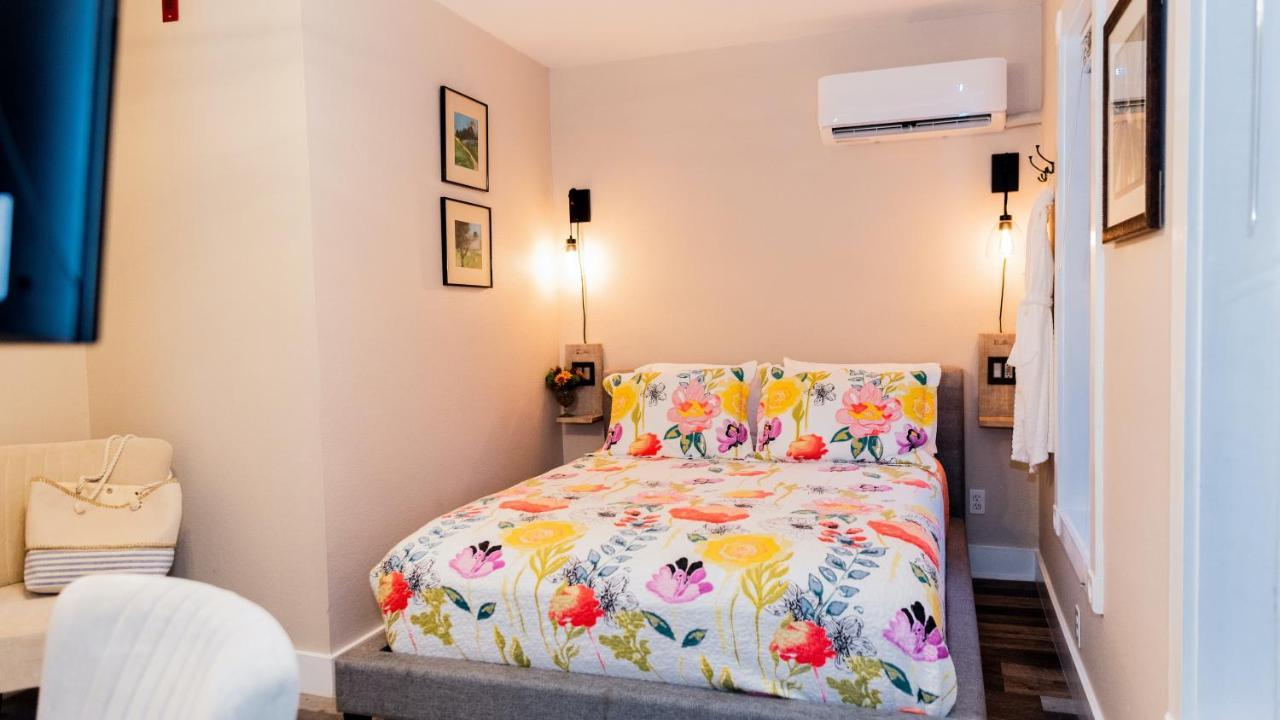 דנידין Meranova Guest Inn מראה חיצוני תמונה